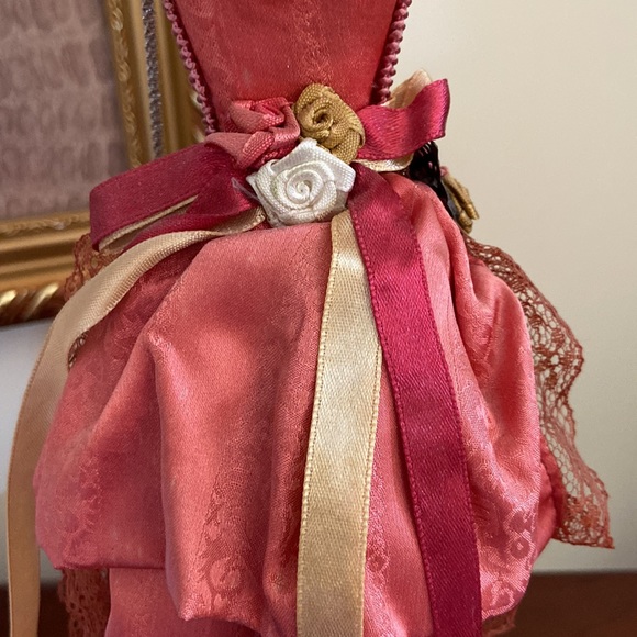 Beautiful Victorian necklace holder - Picture 6 of 8